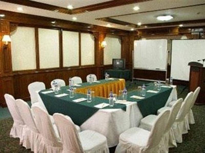 فندق دايز باي ويندهام باتانجاس المظهر الخارجي الصورة